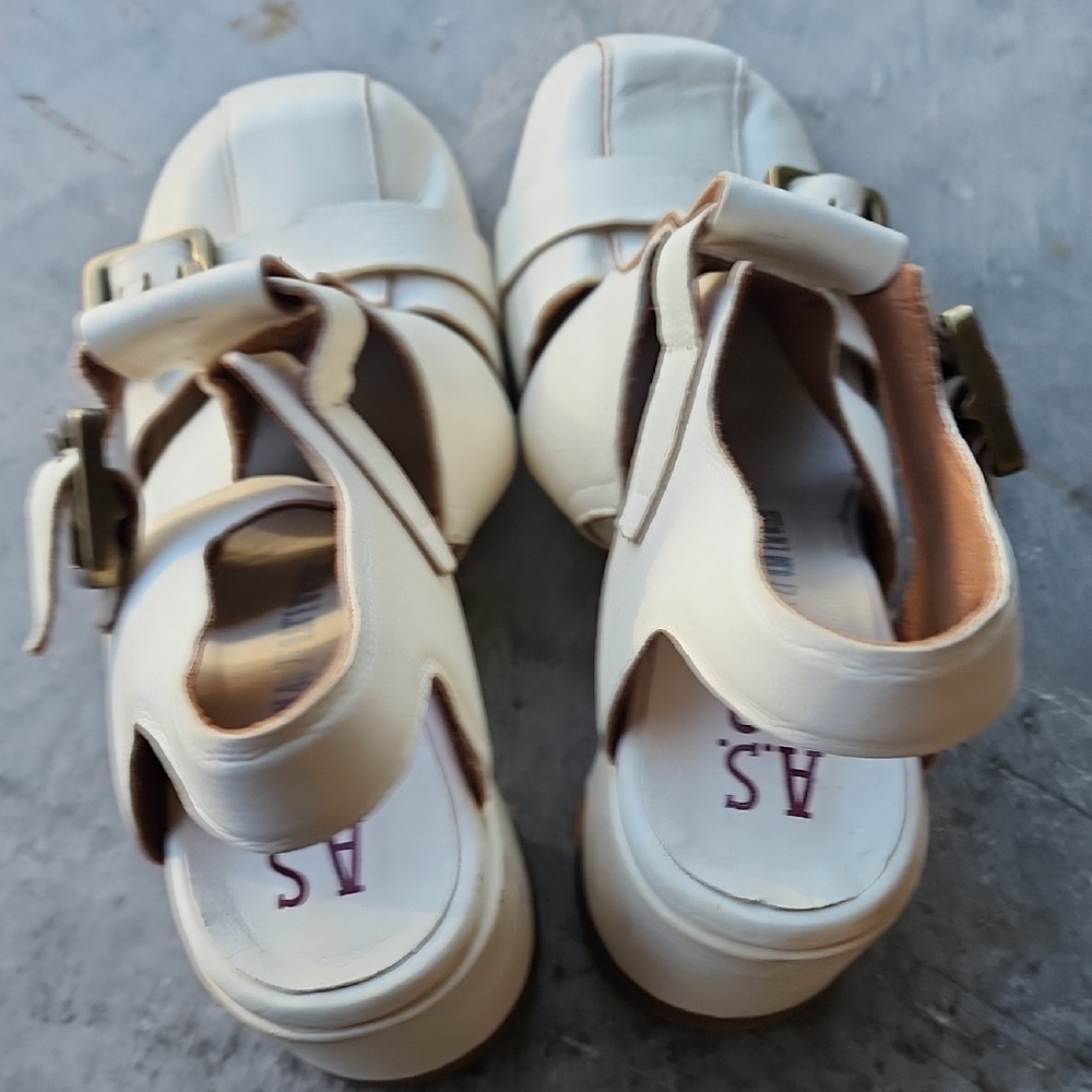 A.S.98 Emery Pump In Milk Heeled Sandals - Picture 6 of 15
